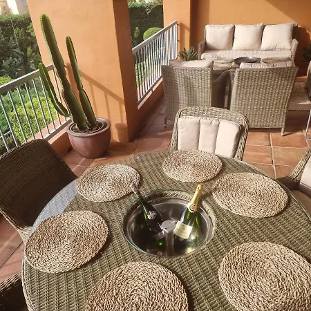 Benatalaya,heated Pool,saunas,gym Appartement Estepona